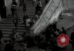 Standbild Menge Lissabon Portugal, 1942, aus Sekunde 51 historischem Filmmaterial Videoclip 65675074494