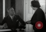 Standbild Oberst Robert Solberg Lissabon Portugal, 1942, aus Sekunde 51 historischem Filmmaterial Videoclip 65675074499