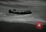 Standbild B-24 Liberator Bomber Mindanao Philippinen, 1945, aus Sekunde 8 historischem Filmmaterial Videoclip 65675074516