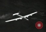 Standbild B-24 Liberator Bomber Mindanao Philippinen, 1945, aus Sekunde 15 historischem Filmmaterial Videoclip 65675074516