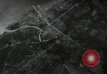 Standbild B-24 Liberator Bomber Mindanao Philippinen, 1945, aus Sekunde 25 historischem Filmmaterial Videoclip 65675074516