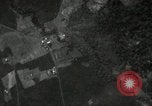 Standbild B-24 Liberator Bomber Mindanao Philippinen, 1945, aus Sekunde 31 historischem Filmmaterial Videoclip 65675074516