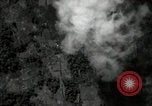 Standbild B-24 Liberator Bomber Mindanao Philippinen, 1945, aus Sekunde 36 historischem Filmmaterial Videoclip 65675074516