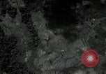 Standbild B-24 Liberator Bomber Mindanao Philippinen, 1945, aus Sekunde 42 historischem Filmmaterial Videoclip 65675074516