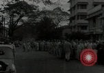 Immagine di Le persone schierate Filippine, 1942, secondo 8 filmato di repertorio 65675074518