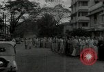 Immagine di Le persone schierate Filippine, 1942, secondo 10 filmato di repertorio 65675074518