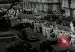 Immagine di Le persone schierate Filippine, 1942, secondo 14 filmato di repertorio 65675074518