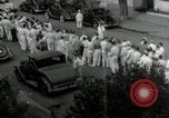 Immagine di Le persone schierate Filippine, 1942, secondo 16 filmato di repertorio 65675074518