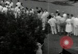 Immagine di Le persone schierate Filippine, 1942, secondo 18 filmato di repertorio 65675074518