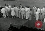 Immagine di Le persone schierate Filippine, 1942, secondo 19 filmato di repertorio 65675074518
