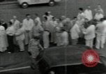 Immagine di Le persone schierate Filippine, 1942, secondo 21 filmato di repertorio 65675074518
