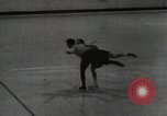 Image le patinage artistique Allemagne, 1940, de la seconde 58 séquences d'archives historiques vidéo 65675074573