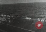 Standbild Japanische Bomberflugzeuge Pearl Harbor Hawaii USA, 1941, aus Sekunde 27 historischem Filmmaterial Videoclip 65675074590