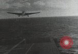Standbild Japanische Bomberflugzeuge Pearl Harbor Hawaii USA, 1941, aus Sekunde 35 historischem Filmmaterial Videoclip 65675074590