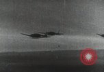 Standbild Japanische Bomberflugzeuge Pearl Harbor Hawaii USA, 1941, aus Sekunde 42 historischem Filmmaterial Videoclip 65675074590