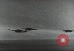 Standbild Japanische Bomberflugzeuge Pearl Harbor Hawaii USA, 1941, aus Sekunde 43 historischem Filmmaterial Videoclip 65675074590