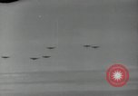 Standbild B-24 Liberator Bomber Vila Salomonen, 1943, aus Sekunde 13 historischem Filmmaterial Videoclip 65675074591