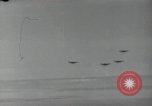 Standbild B-24 Liberator Bomber Vila Salomonen, 1943, aus Sekunde 15 historischem Filmmaterial Videoclip 65675074591