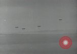 Standbild B-24 Liberator Bomber Vila Salomonen, 1943, aus Sekunde 21 historischem Filmmaterial Videoclip 65675074591