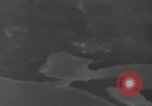 Standbild B-24 Liberator Bomber Vila Salomonen, 1943, aus Sekunde 55 historischem Filmmaterial Videoclip 65675074591