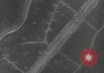 Standbild B-24 Liberator Bomber Vila Salomonen, 1943, aus Sekunde 59 historischem Filmmaterial Videoclip 65675074591