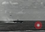 Standbild USS Princeton CVL-23 Leyte Gulf Philippinen, 1944, aus Sekunde 50 historischem Filmmaterial Videoclip 65675074594