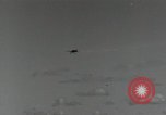 Standbild japanische Flugzeuge Leyte Gulf Philippinen, 1944, aus Sekunde 41 historischem Filmmaterial Videoclip 65675074596