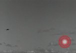 Standbild japanische Flugzeuge Leyte Gulf Philippinen, 1944, aus Sekunde 47 historischem Filmmaterial Videoclip 65675074596