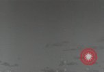 Standbild japanische Flugzeuge Leyte Gulf Philippinen, 1944, aus Sekunde 48 historischem Filmmaterial Videoclip 65675074596