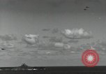 Standbild japanische Flugzeuge Leyte Gulf Philippinen, 1944, aus Sekunde 57 historischem Filmmaterial Videoclip 65675074596