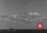 Standbild japanische Flugzeuge Leyte Gulf Philippinen, 1944, aus Sekunde 58 historischem Filmmaterial Videoclip 65675074596