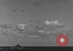 Standbild japanische Flugzeuge Leyte Gulf Philippinen, 1944, aus Sekunde 60 historischem Filmmaterial Videoclip 65675074596