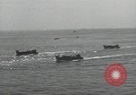 Standbild Transporte Leyte Gulf Philippinen, 1944, aus Sekunde 26 historischem Filmmaterial Videoclip 65675074601