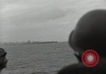 Standbild USS Princeton CVL-23 Golf von Leyte, 1944, aus Sekunde 33 historischem Filmmaterial Videoclip 65675074606
