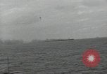 Standbild USS Princeton CVL-23 Golf von Leyte, 1944, aus Sekunde 44 historischem Filmmaterial Videoclip 65675074606