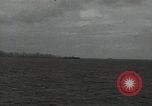 Standbild USS Princeton CVL-23 Golf von Leyte, 1944, aus Sekunde 62 historischem Filmmaterial Videoclip 65675074606