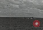 Image SB2C-5 aéronefs présents sur le support Golfe de Leyte, 1944, de la seconde 5 séquences d'archives historiques vidéo 65675074608