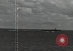 Image SB2C-5 aéronefs présents sur le support Golfe de Leyte, 1944, de la seconde 6 séquences d'archives historiques vidéo 65675074608