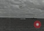 Image SB2C-5 aéronefs présents sur le support Golfe de Leyte, 1944, de la seconde 8 séquences d'archives historiques vidéo 65675074608