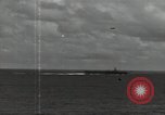 Image SB2C-5 aéronefs présents sur le support Golfe de Leyte, 1944, de la seconde 11 séquences d'archives historiques vidéo 65675074608