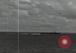 Image SB2C-5 aéronefs présents sur le support Golfe de Leyte, 1944, de la seconde 12 séquences d'archives historiques vidéo 65675074608