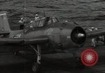 Image SB2C-5 aéronefs présents sur le support Golfe de Leyte, 1944, de la seconde 18 séquences d'archives historiques vidéo 65675074608