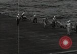 Image SB2C-5 aéronefs présents sur le support Golfe de Leyte, 1944, de la seconde 21 séquences d'archives historiques vidéo 65675074608