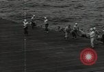 Image SB2C-5 aéronefs présents sur le support Golfe de Leyte, 1944, de la seconde 22 séquences d'archives historiques vidéo 65675074608
