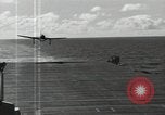 Image SB2C-5 aéronefs présents sur le support Golfe de Leyte, 1944, de la seconde 39 séquences d'archives historiques vidéo 65675074608