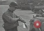 Immagine di Noi serbatoi legato per D-Day Tidworth Inghilterra, 1944, secondo 38 filmato di repertorio 65675074612