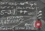 Standbild Unternehmen einen Soldaten Torquay England, 1944, aus Sekunde 1 historischem Filmmaterial Videoclip 65675074617