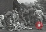 Standbild Unternehmen einen Soldaten Torquay England, 1944, aus Sekunde 3 historischem Filmmaterial Videoclip 65675074617