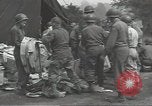 Standbild Unternehmen einen Soldaten Torquay England, 1944, aus Sekunde 11 historischem Filmmaterial Videoclip 65675074617