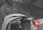 Standbild Unternehmen einen Soldaten Torquay England, 1944, aus Sekunde 16 historischem Filmmaterial Videoclip 65675074617